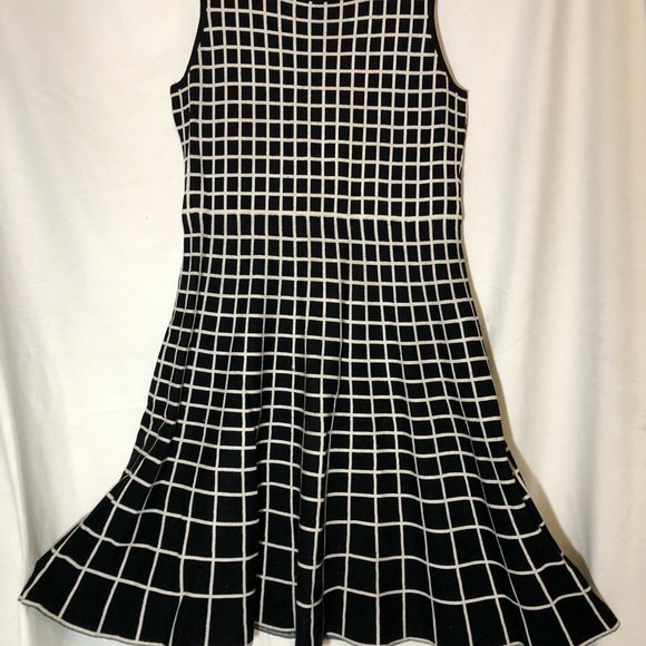 Dress - Picture 1 of 3